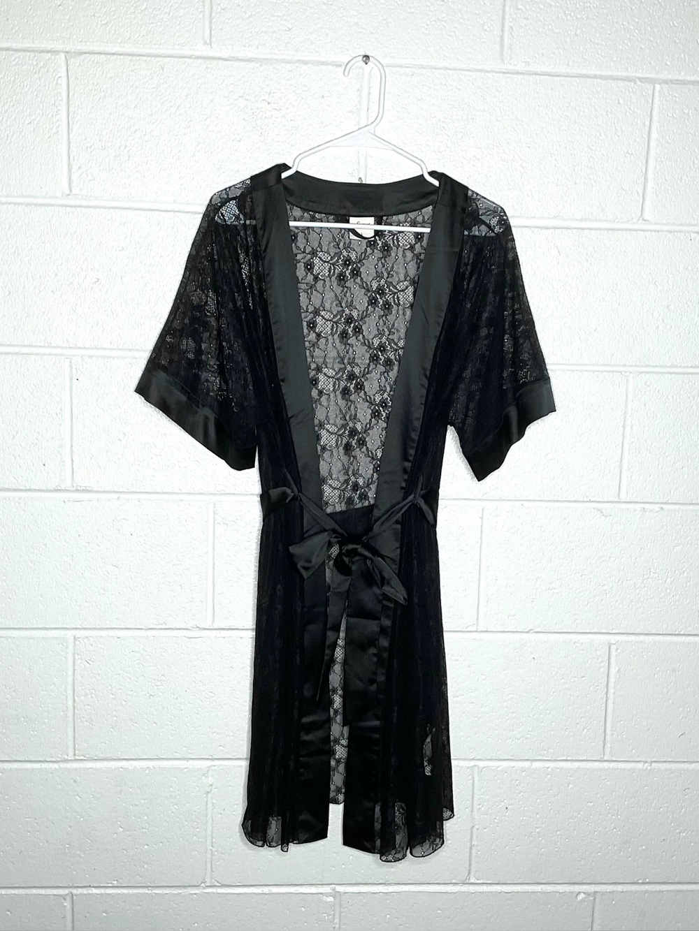 < Soma Black Lace Short Sleeve Robe Size Large >